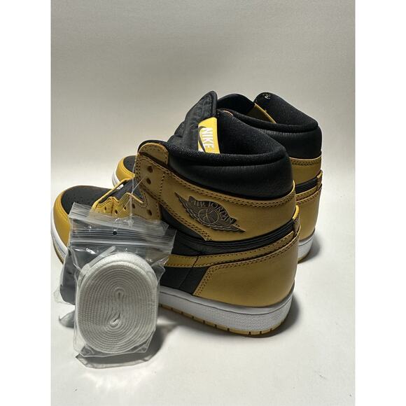 2021 Nike Air Jordan 1 Retro High OG Pollen White Black SZ US 7 ( 555088-701 ) - Picture 4 of 5